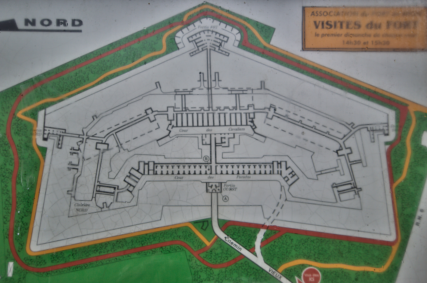 Plan du fort (panneau extérieur Association du fort de Bron)